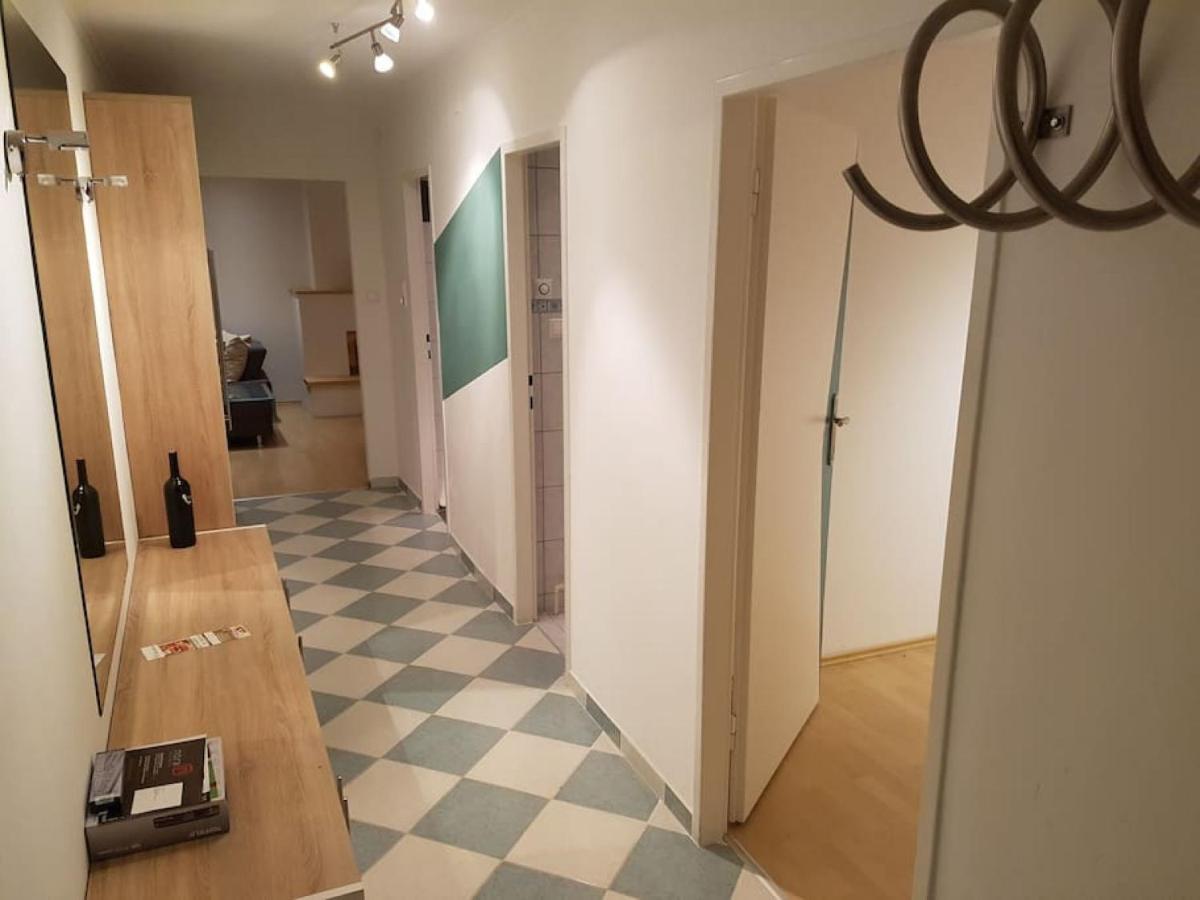 Esslinger Hauptstr Spacious With Loggia *