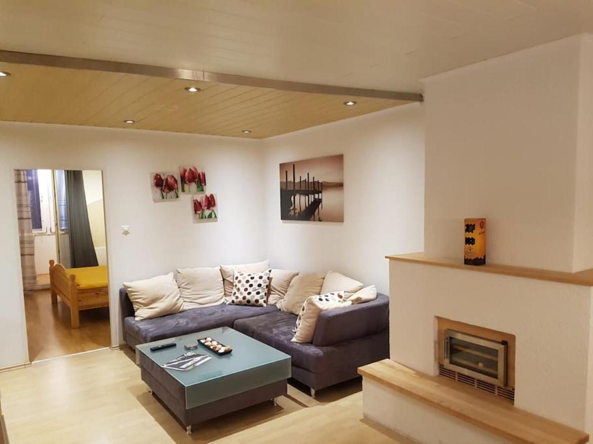 Esslinger Hauptstr Spacious With Loggia Apartamento *