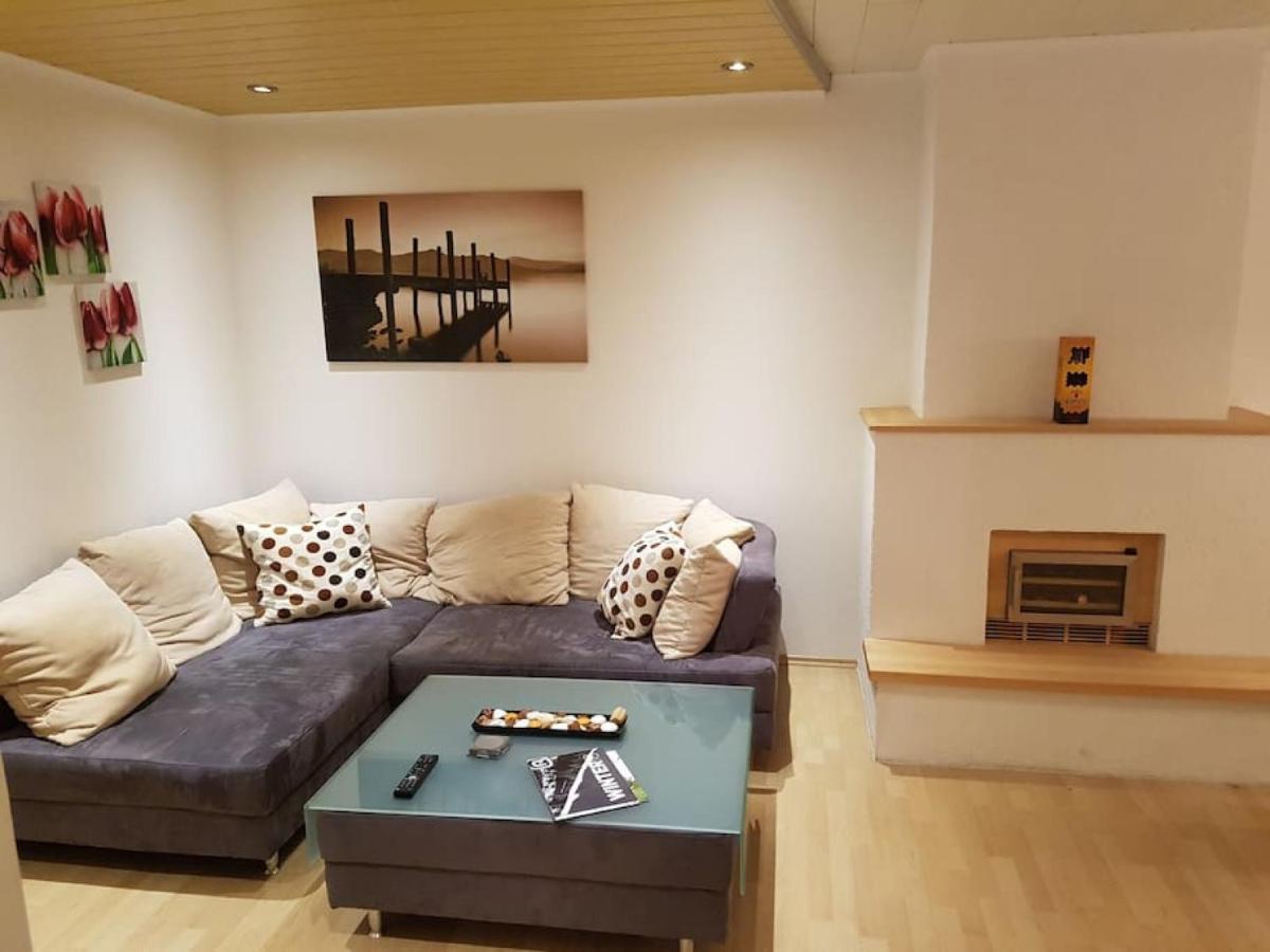 Esslinger Hauptstr Spacious With Loggia